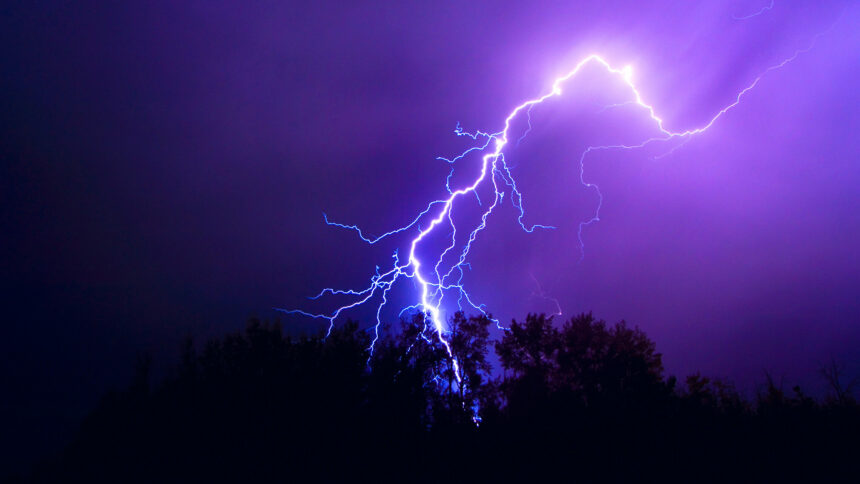 બિહારમાં વીજળી પડવાથી 13 લોકોના મોત થયા 1 Lightning