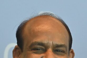 Om Birla 2021 cropped