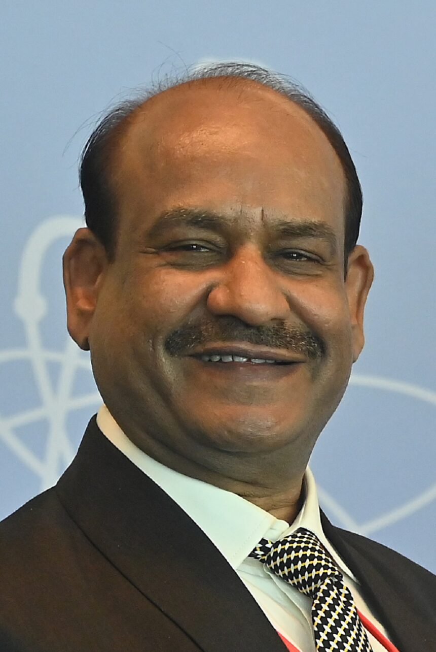 Om Birla 2021 cropped