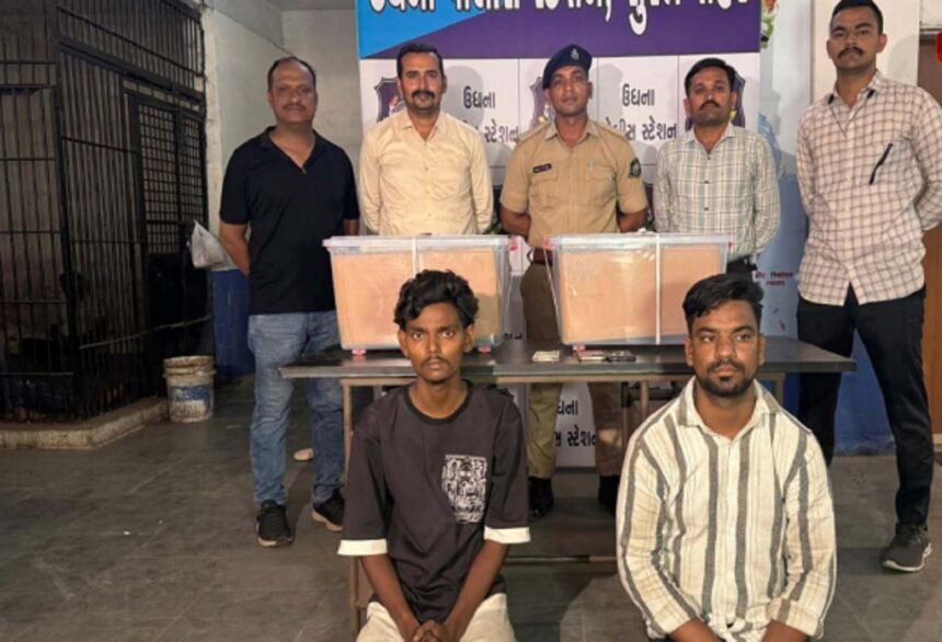 સુરતઃ નશીલા સીરપની હેરાફેરી કરતા બેની ધરપકડ, 1.87 લાખની કિંમતની 240 બોટલો જપ્ત 1 SURAT SHIRAP