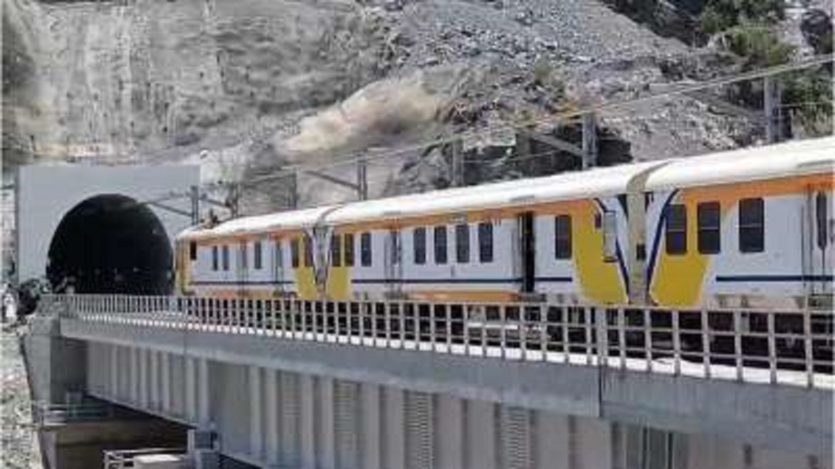 chenab j and k bridge train