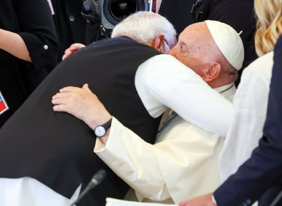 modi and pop