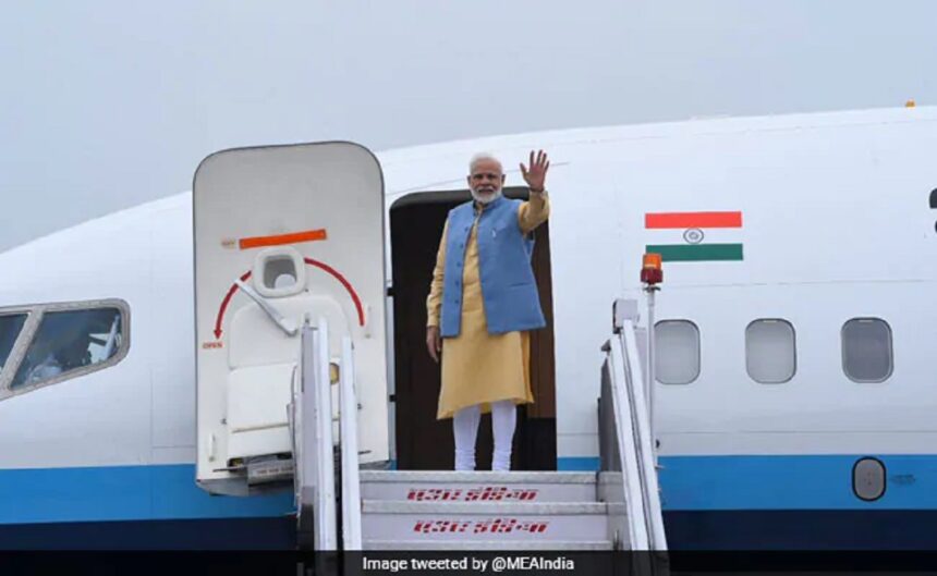 modi at air port