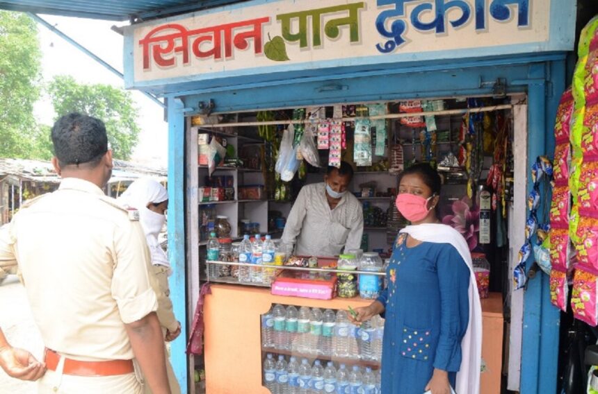 પોલીસનો પાન મસાલા-તમાકુના ગલ્લા પર સપાટો 1 police at pan masala shop