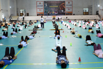 yoga day mahavir uni