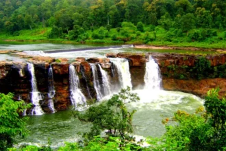 Gira Water Fall saputara