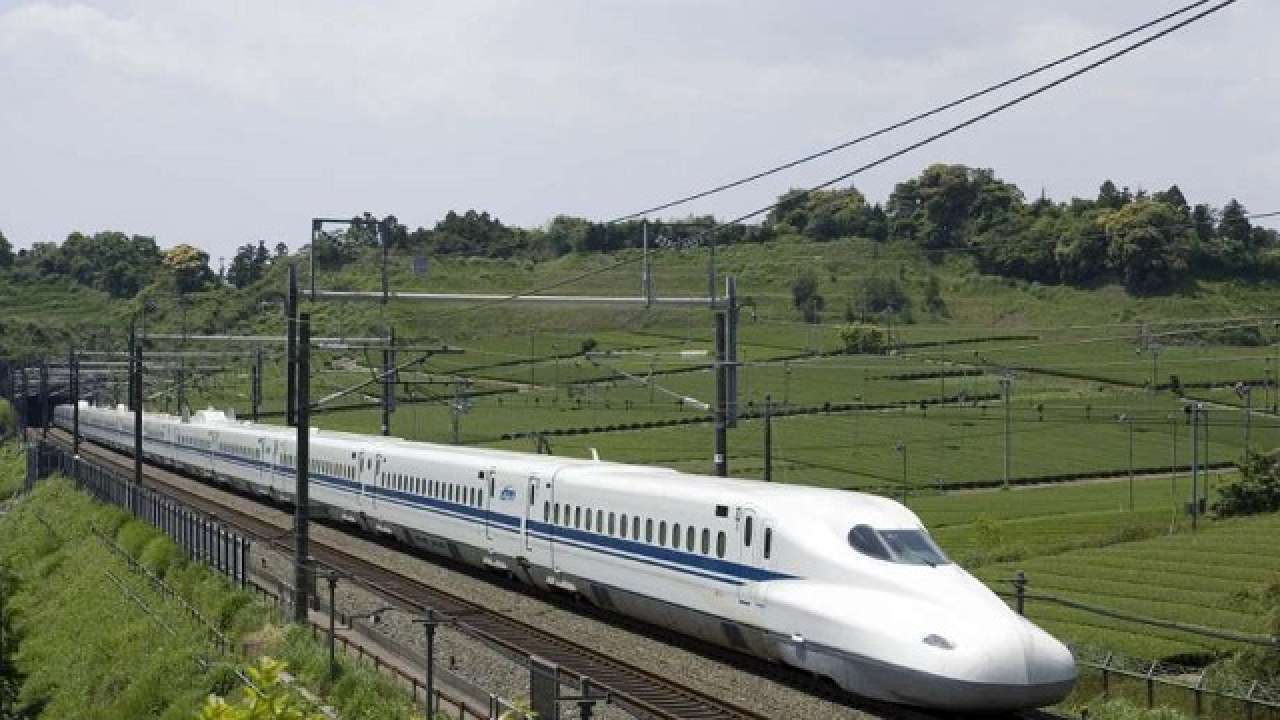 LGwJrzKR train