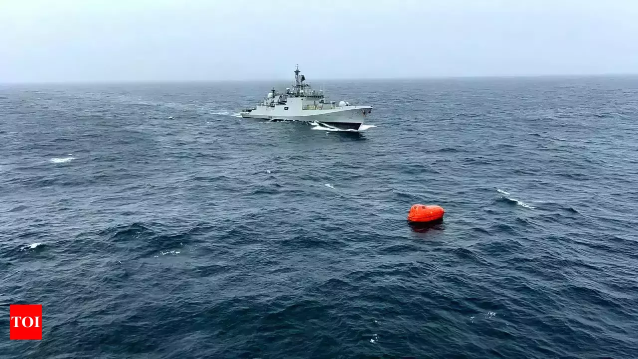 ind cost guard rescues crew 14
