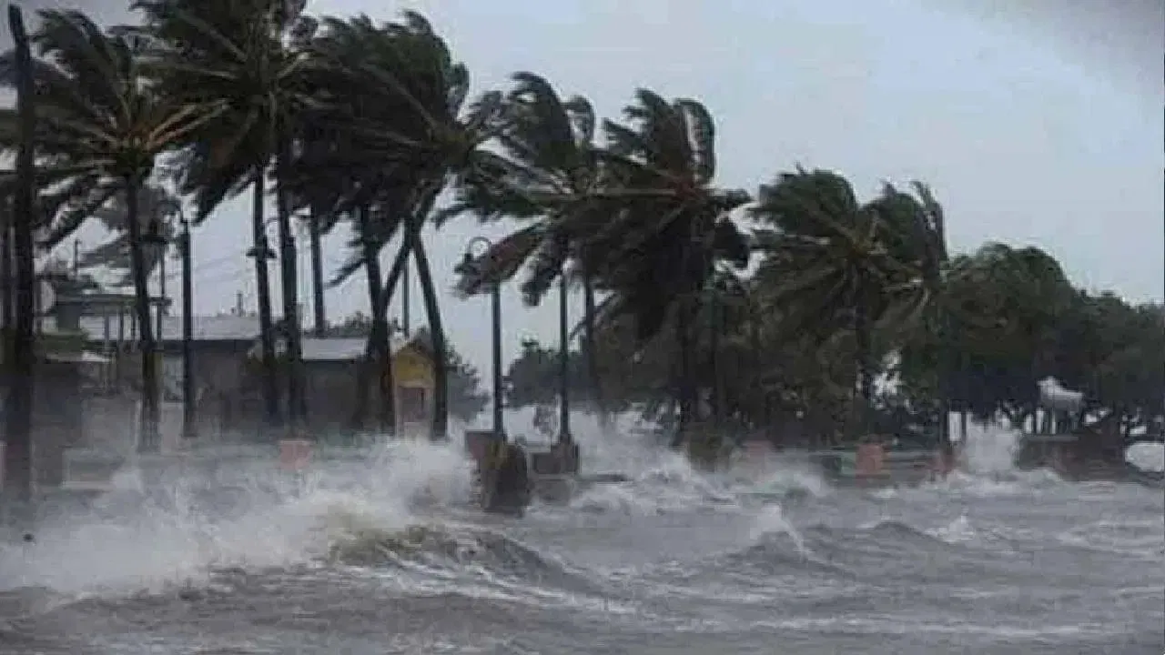 cyclone remal vavazodu rain