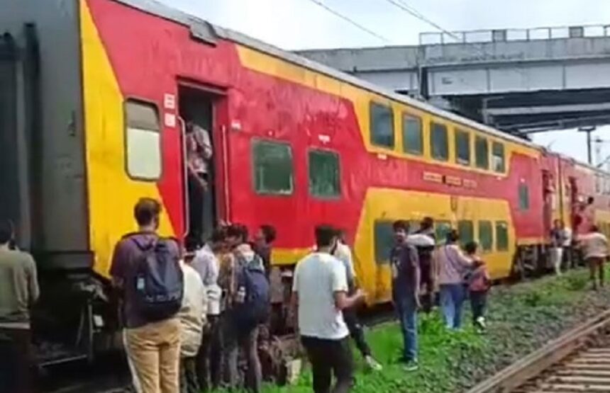 train double decker