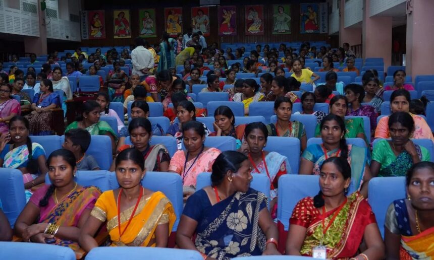 ગુજરાત : આજે નારી ગૌરવ નીતિ જાહેર થશે 1 women nari