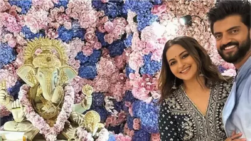 મુંબઈઃ સોનાક્ષી-ઝહીરે લગ્ન બાદ પહેલીવાર ગણેશ ચતુર્થીની ઉજવણી કરી 1 Sonakshi Sinha zaheer iqbal