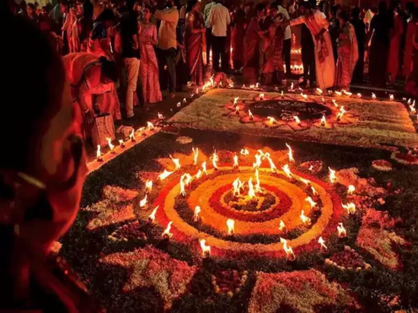 વારાણસીઃ યોગી સરકાર દેવ દિવાળી પર કાશીના ઘાટોને 12 લાખ દીવાઓથી પ્રકાશિત કરશે. 1 dev diwali dipak