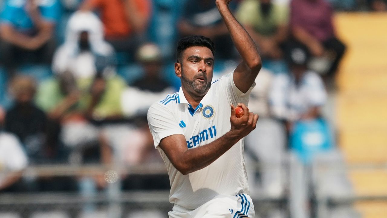 Ravichandran Ashwin 5 1