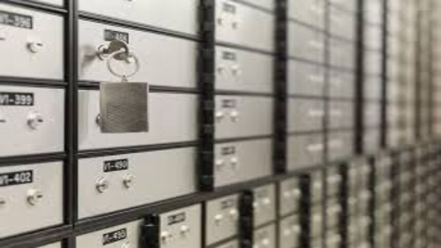 Bank Locker Rules: જો તમારા બેંક લોકરમાંથી કરોડો રૂપિયાનું સોનું ચોરાઈ જાય તો તમને કેટલા રૂપિયા મળશે ? જાણો 1 bank lockers. JPG 4