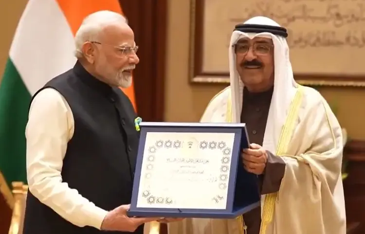 PM Modi ને કુવૈતના સર્વોચ્ચ સન્માન 'ધ ઓર્ડર ઓફ મુબારક અલ કબીર'થી કરાયા સન્માનિત 1 image 14