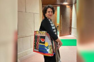 priyanka gandhi with palestine bag