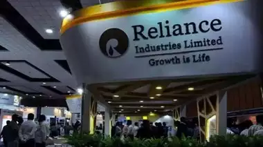 Reliance industries 10 વર્ષમાં પ્રથમ વખત નકારાત્મક વળતર તરફ આગળ વધી રહી છે, શેર ટોચથી 21% ઘટ્યા છે 1 reliance industries 116421659