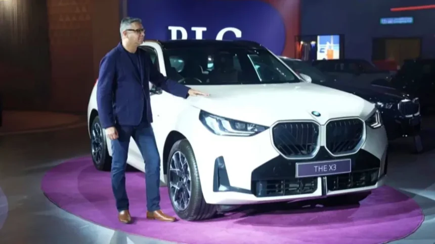 Auto Expo 2025: Auto Expo 2025માં BMW એ સ્પોર્ટ્સ બાઈકથી લક્ઝરી કાર સુધી મહેફિલ લૂંટી. 1 BMW 1
