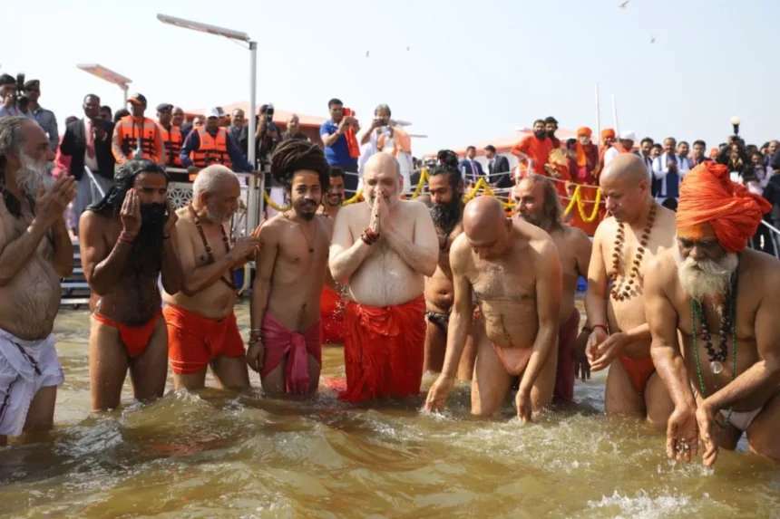 મેં ડૂબકી મારી અને ખડગે ઠંડા પડી ગયા: શાહે કોંગ્રેસ અધ્યક્ષ પર વળતો પ્રહાર કર્યો 1 amit shah kumbh