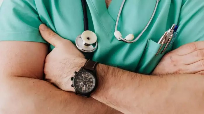Medical Education in US: યુએસમાં MBBS કરવું મુશ્કેલ, 10 સૌથી ઓછા એક્સેપ્ટન્સ રેટ વાળી મેડિકલ યુનિવર્સિટીઓ 1 Medical Education in US