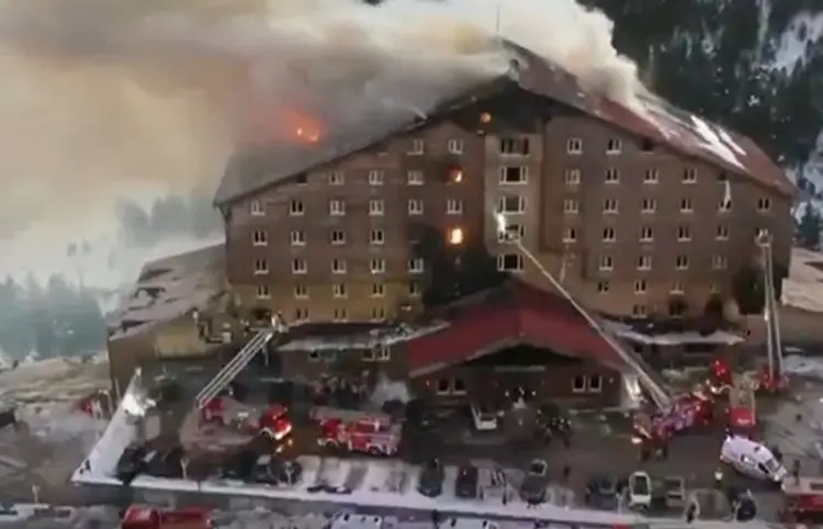 Turkey Hotel Massive Fire: તૂર્કી સ્કી રિસોર્ટમાં આગ; 66 મૃત, 51 ઘાયલ 1 image 1 7