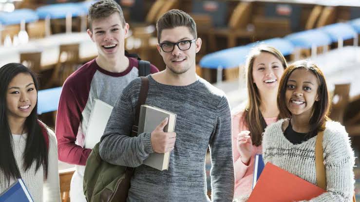 US Fall Intake 2025: અમેરિકામાં ફોલ ઇન્ટેક 2025 માટે એડમિશન ઓફર કરતી યુનિવર્સિટીઓ અને અરજી પ્રક્રિયા 1 images 1 10
