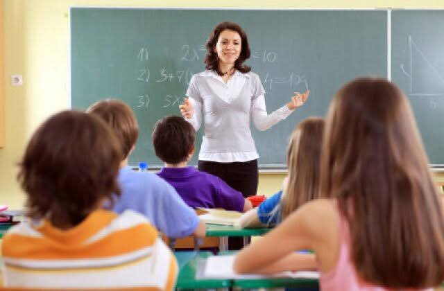 US Teacher Jobs: અમેરિકામાં શિક્ષકોની અછત, દર વર્ષે 11% શિક્ષકો નોકરી છોડે છે; કારણ શું? 1 images 2 15