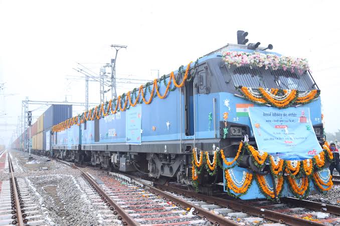 DFCCIL Recruitment 2025: ભારતીય રેલવેમાં 642 જગ્યાઓ પર ભરતી, સુવર્ણ તક 1 images 3 15