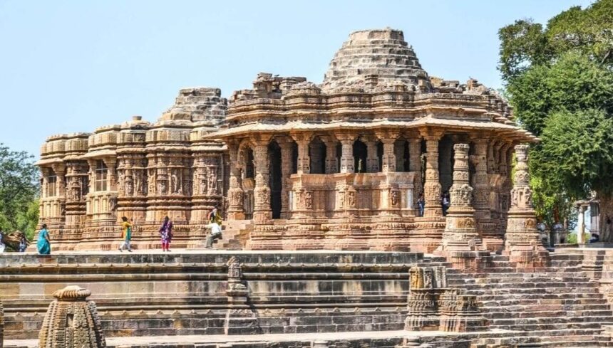 ગુજરાત: ૧૮મીથી મોઢેરા સૂર્ય મંદિર ખાતે બે દિવસીય ઉત્તરાધિક મહોત્સવનું આયોજન 1 modhera sun temple gujarat