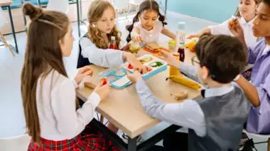 US Ohio School Meal Program: અમેરિકી શાળાઓમાં ભોજન બંધ, લાખો બાળકો ભૂખ્યા રહેવાની ભીતિ 1 school meal 117691943
