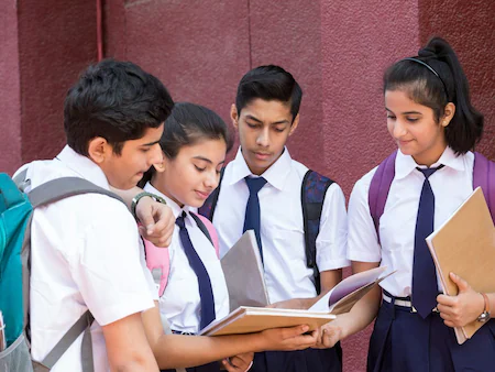 CBSE New Rule: ધોરણ 10 બોર્ડ પરીક્ષા હવે વર્ષે બે વખત! જાણો નવો નિયમ ક્યારે લાગુ થશે? 1 CBSE New Rule