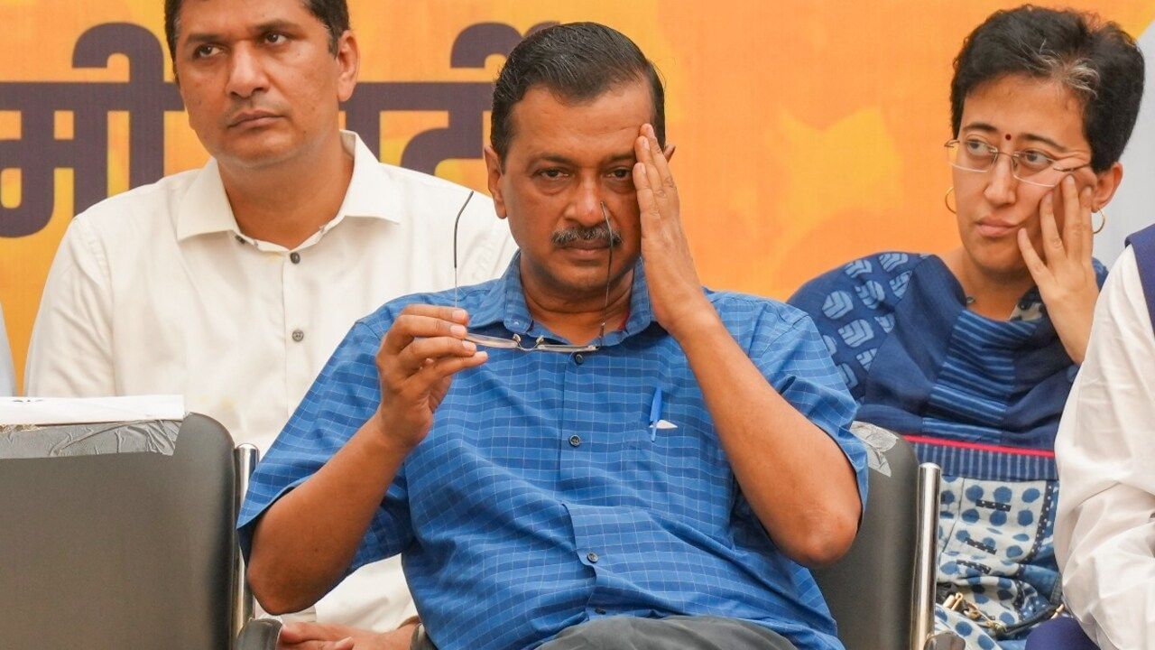 Kejriwals Troubles Increase
