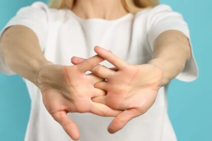Knuckle Cracking tachakiya