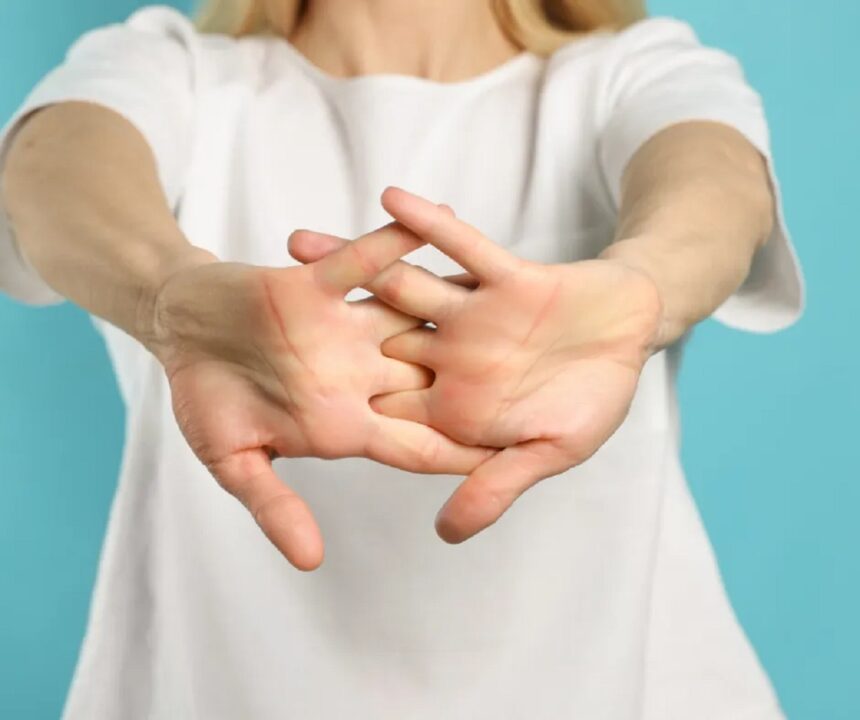 Knuckle Cracking tachakiya