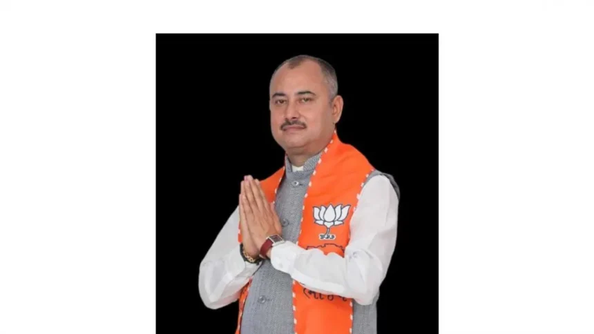 સુરત: દિલ્હીમાં આ ઐતિહાસિક જીત વડાપ્રધાન મોદીના નેતૃત્વમાં ભારતના સુવર્ણ ભવિષ્યની નિશાની છે: અરવિંદ સિંહ 1 arvindsingh