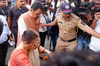 Maharashtra CM Bomb Threat