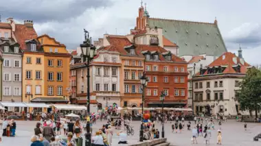 Poland Visa For Indians: પોલેન્ડમાં ભારતીયો માટે નોકરી અને અભ્યાસના વિઝા સરળ! સરકાર લાવી નવી સિસ્ટમ. 1 Poland Visa For Indians