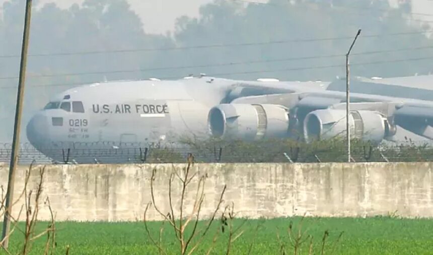 us plane deported imigrant