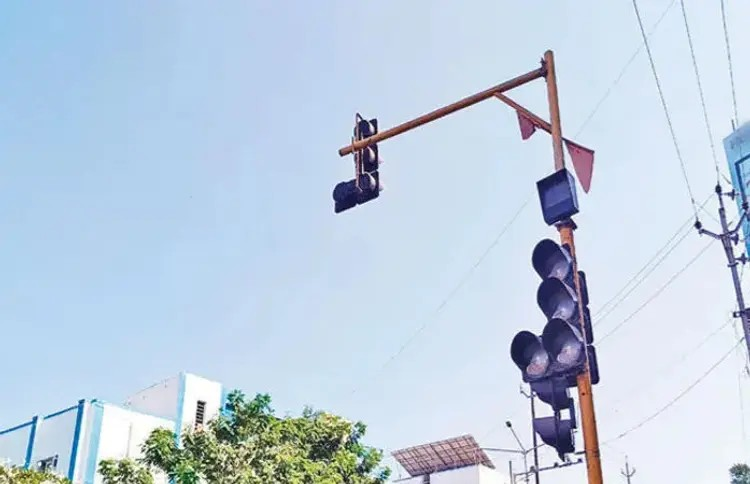 AMC Turn Off Traffic Signals for 6 Hours