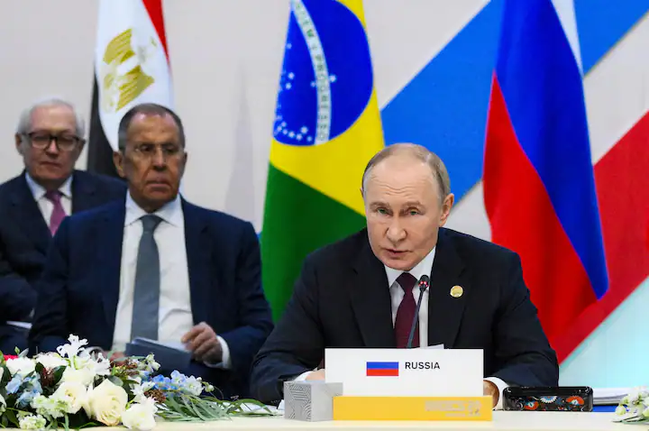 Education of Putin & Trump: કોણ વધુ શિક્ષિત છે, ટ્રમ્પ કે પુતિન? કોણે પીએચડી કર્યું છે તે એક ક્લિકમાં જાણો 1 Education of Putin & Trump