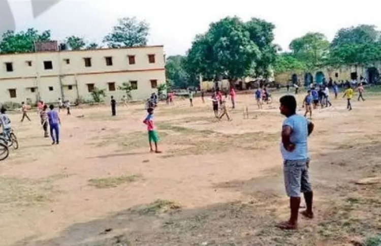 School Playgrounds In Gujarat: 'રમશે ગુજરાત'ના દાવા વચ્ચે 6332 શાળાઓ મેદાન વિહોણી, નિયમો પર પાણી ફેરવાયું 1 School Playgrounds In Gujarat
