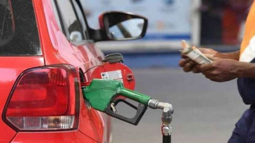 Petrol and Diesel Tax: ક્યા રાજ્યમાં પેટ્રોલ-ડીઝલ પર સૌથી વધુ ટેક્સ? જાણો સૌથી ઓછો ટેક્સ ક્યાં લેવાય છે 1 Petrol and Diesel Tax