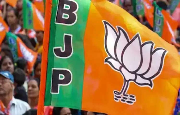 Surat BJP President : સુરતનું નેતૃત્વ બદલાશે? PM મોદીની મુલાકાત પહેલાં નવા પ્રમુખની જાહેરાત 1 Surat BJP President