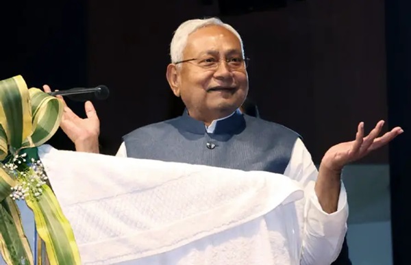 Bihar News: 'અજાણતાં થાય આવી ઘટનાઓ…' રાષ્ટ્રગાન અપમાન મામલે જેડીયુ-ભાજપે નીતિશનો લુલો બચાવ કર્યો! 1 dcsdc