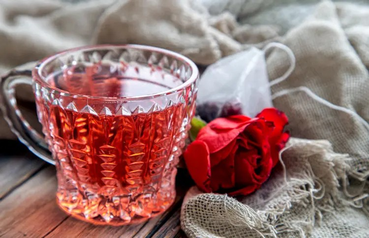 Rose Tea Benefits: ગુલાબી ચાના અદ્ભુત ફાયદા, ગ્લોઈંગ સ્કિનથી લઈને હેલ્દી હાર્ટ સુધી! 1 Rose Tea Benefits