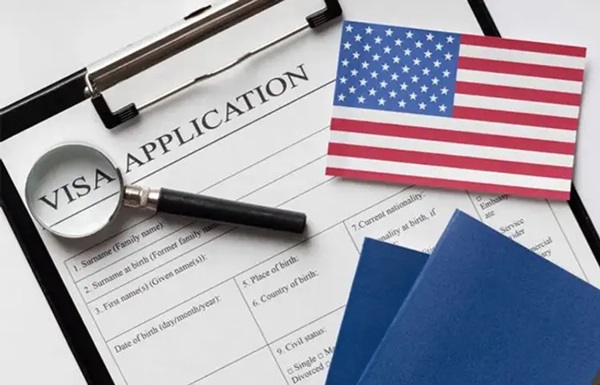 US Cancels 2000 Visa Interview Appointment: અમેરિકાએ ભારતની 2000 વિઝા એપોઇન્ટમેન્ટ રદ કરી, જાણો શા માટે આવ્યો આ મોટો ઝટકો! 1 US Cancels 2000 Visa Interview Appointment