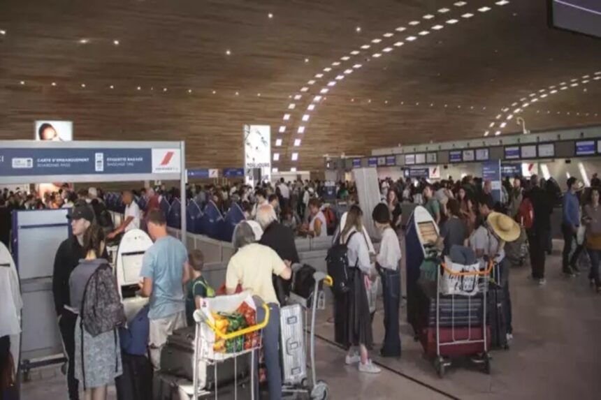 US Travel Warning: H1B અને F1 વિઝા ધારકો માટે ચેતવણી: 'જરૂરી ન હોય ત્યાં સુધી અમેરિકા બહાર ન જાવ' 1 kc828scr