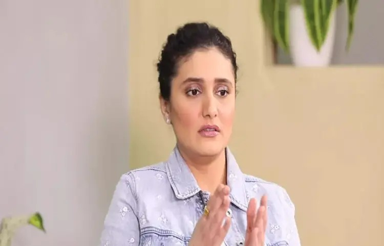Actress Ragini Khanna: ગોવિંદાની ભાણીએ ખ્રિસ્તી ધર્મ અપનાવ્યો? ધર્માંતરણની ચર્ચા પર પ્રથમ વખત આપ્યો જવાબ 1 Actress Ragini Khanna