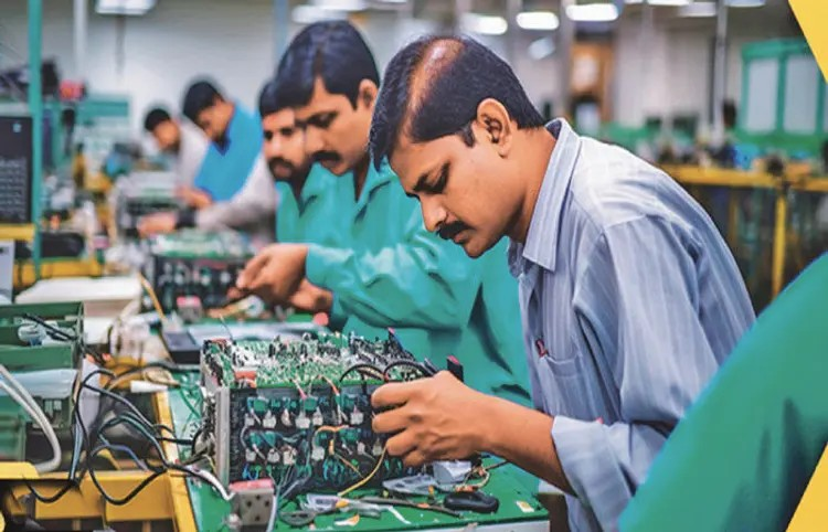 Service and manufacturing sector: એપ્રિલમાં સર્વિસ અને ઉત્પાદન ક્ષેત્રે ઉછાળો, પ્રવૃત્તિમાં વૃદ્ધિના સંકેત 1 Service and manufacturing sector
